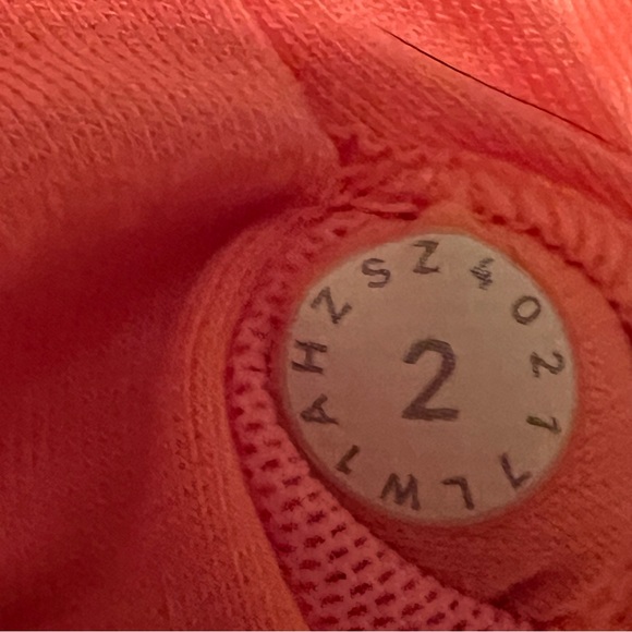 Lululemon Final Lap Tank - Picture 9 of 10